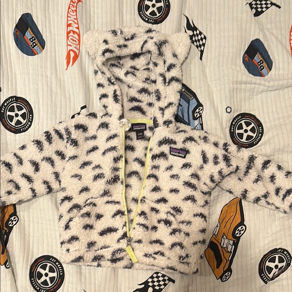 Patagonia Fuzzy Hooded Pullover - White with Black Speckle
